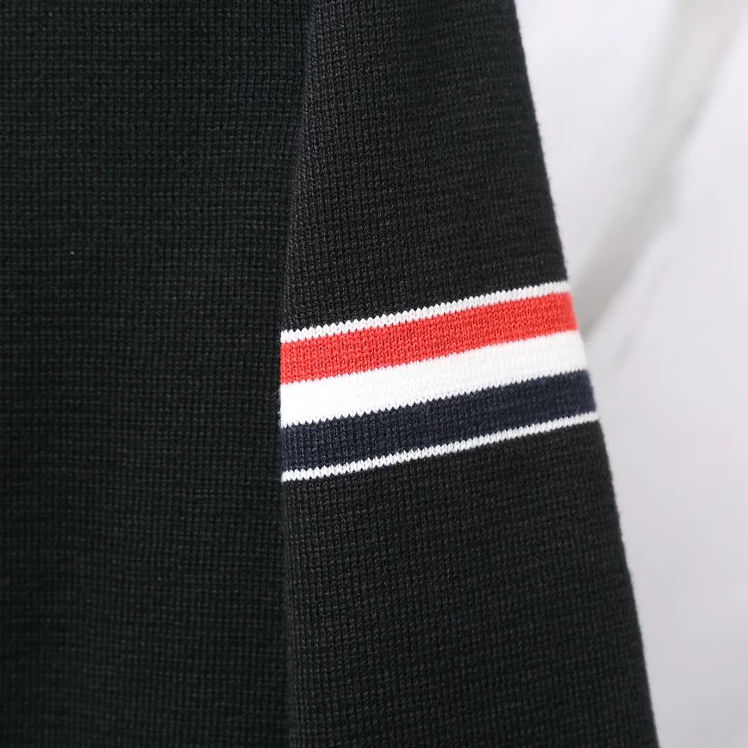 ：M 23（TB ） THOM BROWNE .TB TB Breathable Same Style ：White/Gray/Navy Blue/Black Size：1/2/3/4